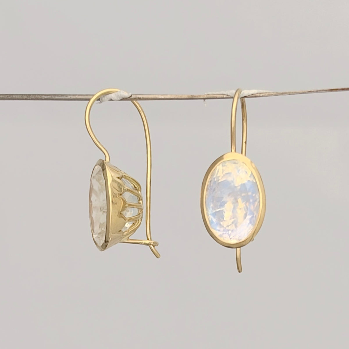 Marigold Rainbow Moonstone, 18kt. Gold