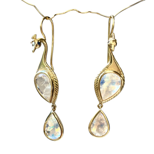 Peacock Rainbow Moonstone, Saphir 18kt. Gold
