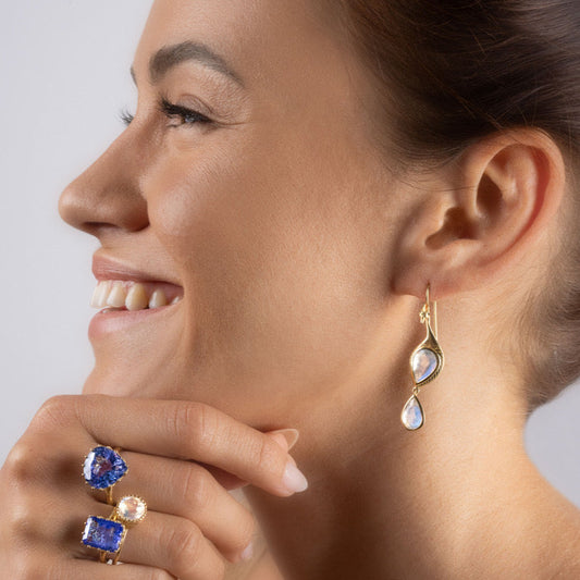 Peacock Rainbow Moonstone, Saphir 18kt. Gold