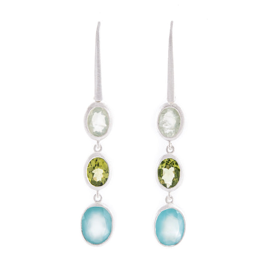 drei-facettierte-Edelsteine-eine harmonischen-Komposition-Aqua-chalcedon-peridot-Prehnit